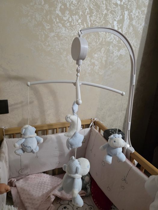 Patut bebe lemn din fag + saltea bambus + carusel muzical