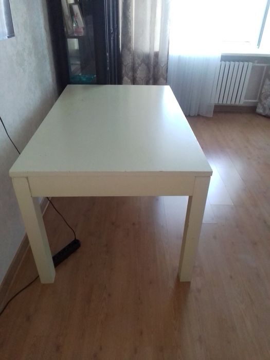 Кухонный стол ,б/у