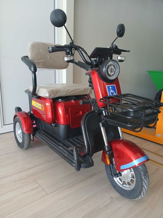 Акумулаторна триколка за възрастни хора