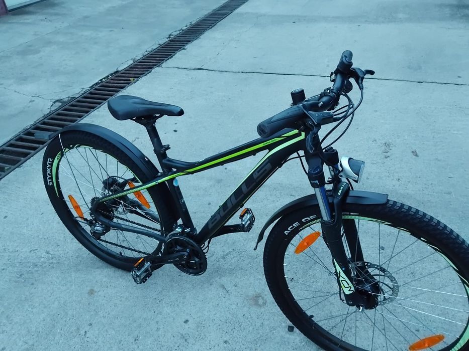 Vând bicicleta Bulls din aluminiu