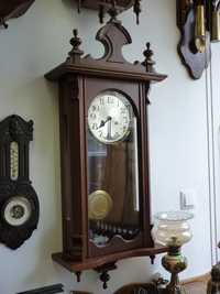 Стенен часовник Фридрих Маут