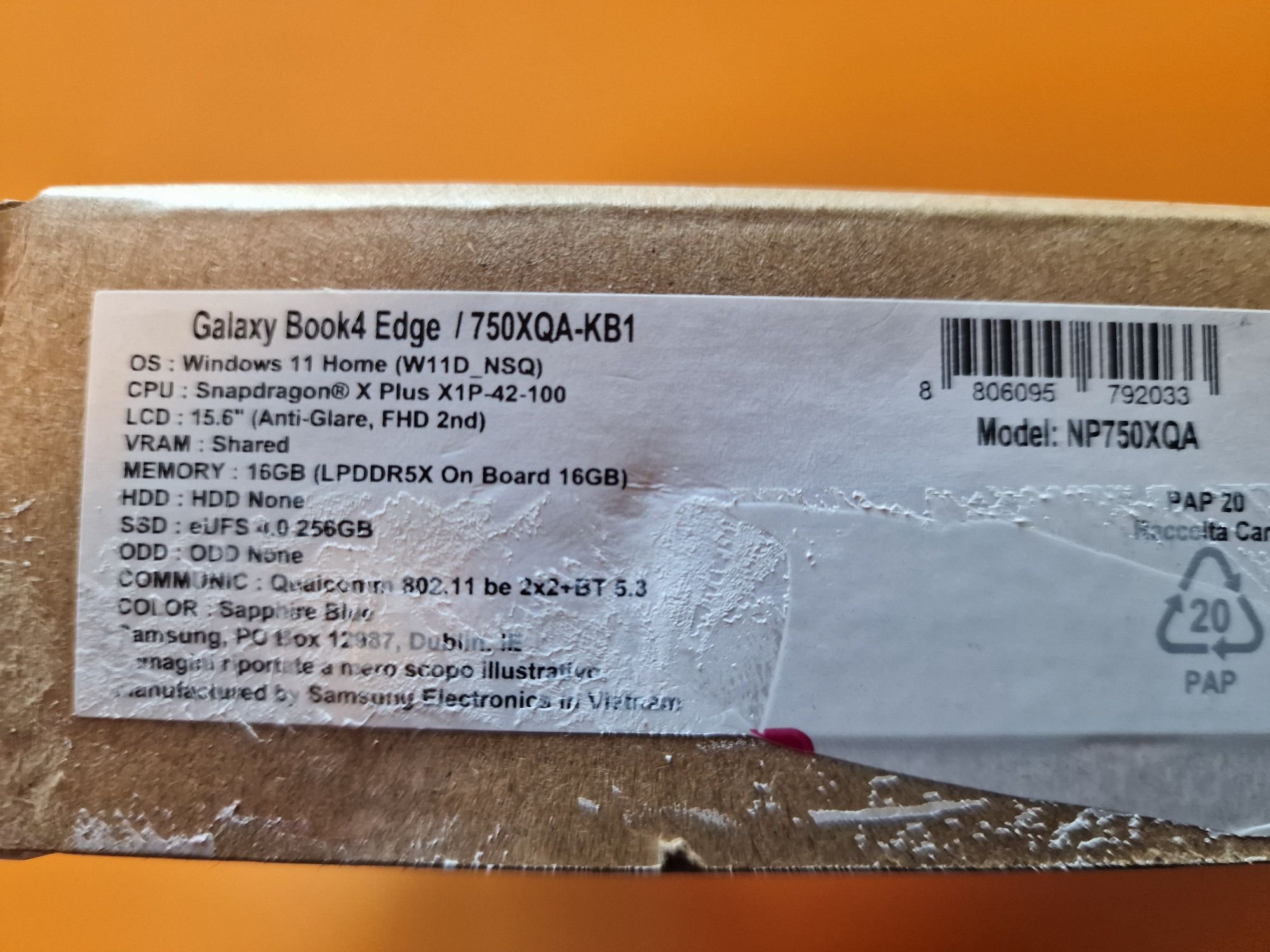 Samsung Galaxy Book4 Edge, 15,6 " 16GB, 256GB Flash Blue open box fact