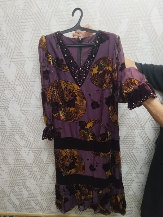 Продам платье женское