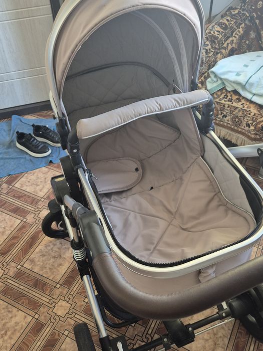 Продаётся детская коляска.