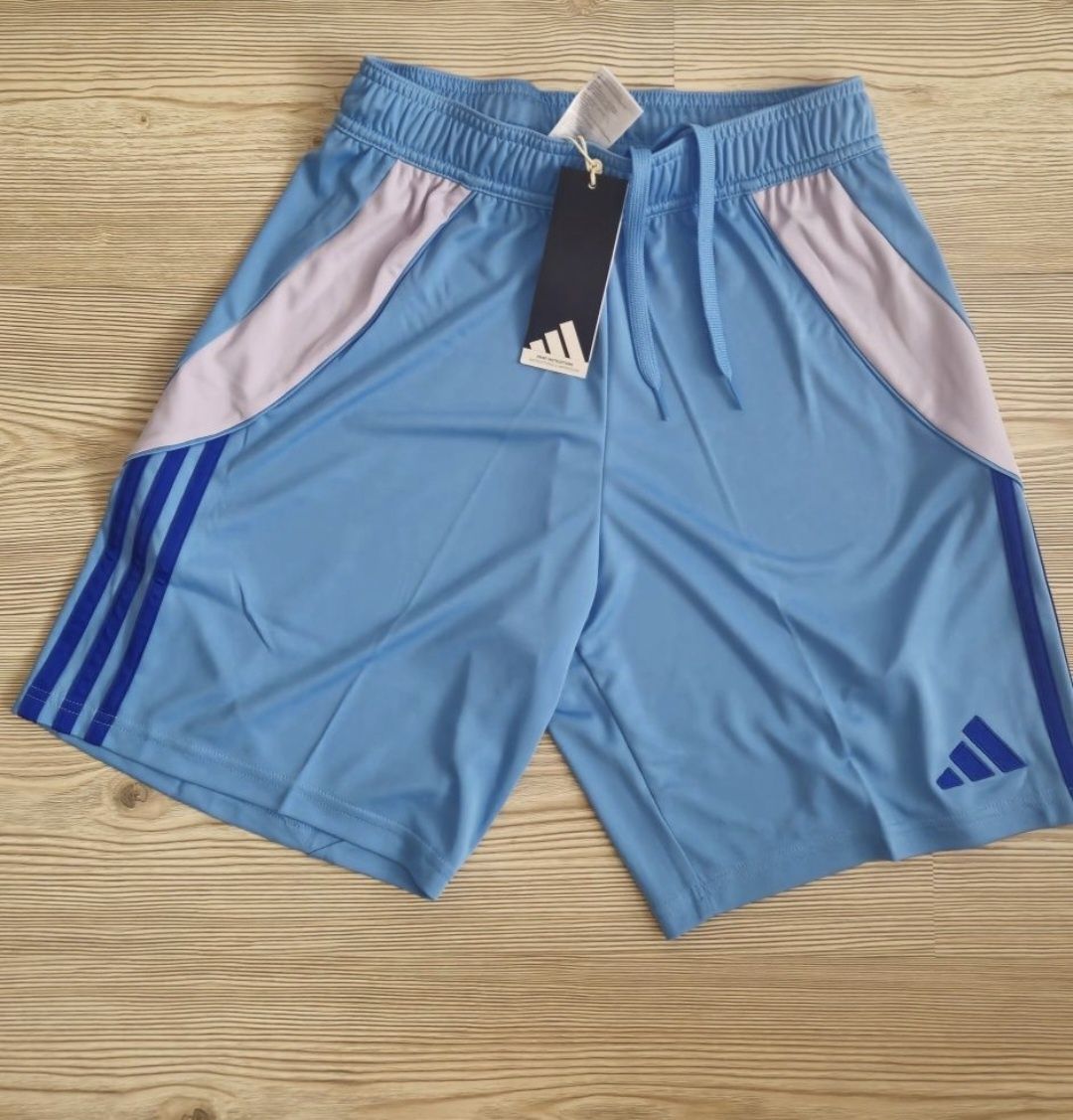 Pantaloni scurti Adidas