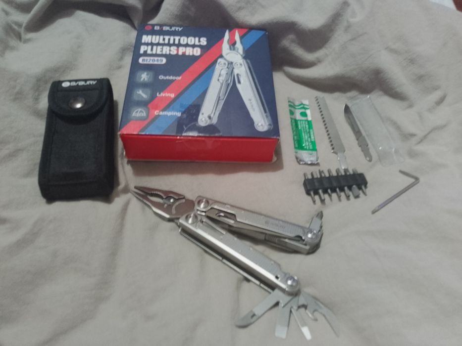 Multitools for Man, Multi Tool Foldable Pliers with Improved Scissors