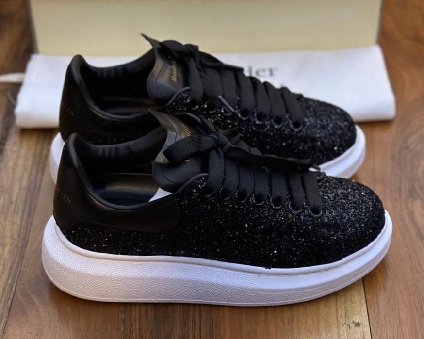 Adidasi dama Mcqueen