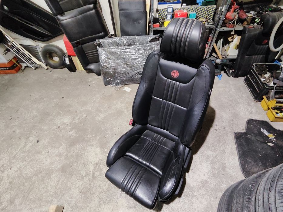 Кожен салон Алфа 159 T.I седан седалки и кори 159ТИ