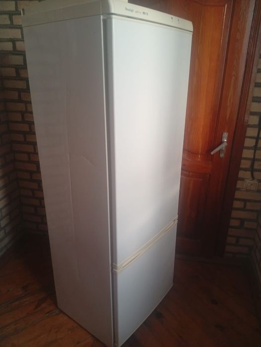 Холодильник срочно продается