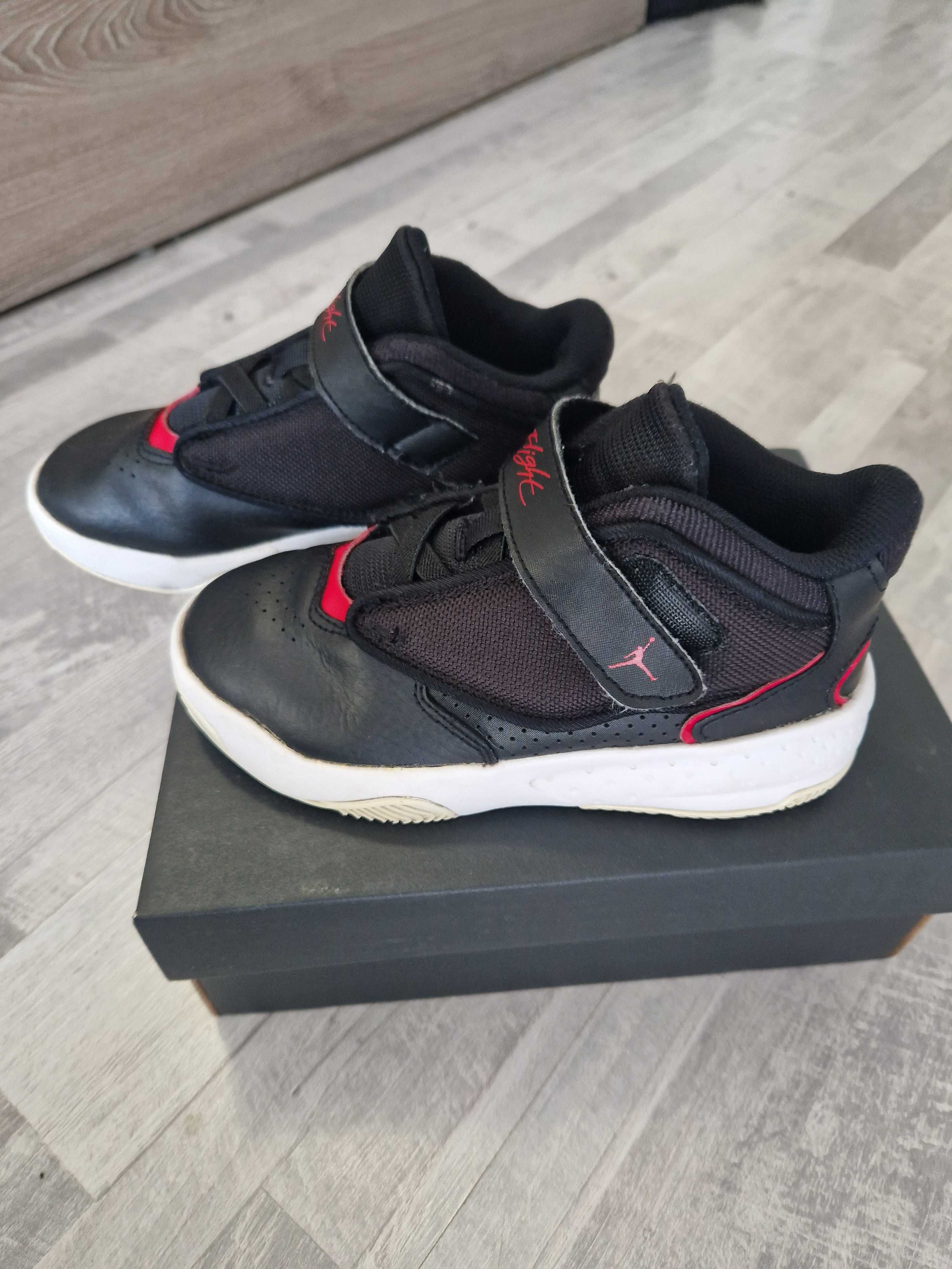 Детски маратонки JORDAN MAX AURA