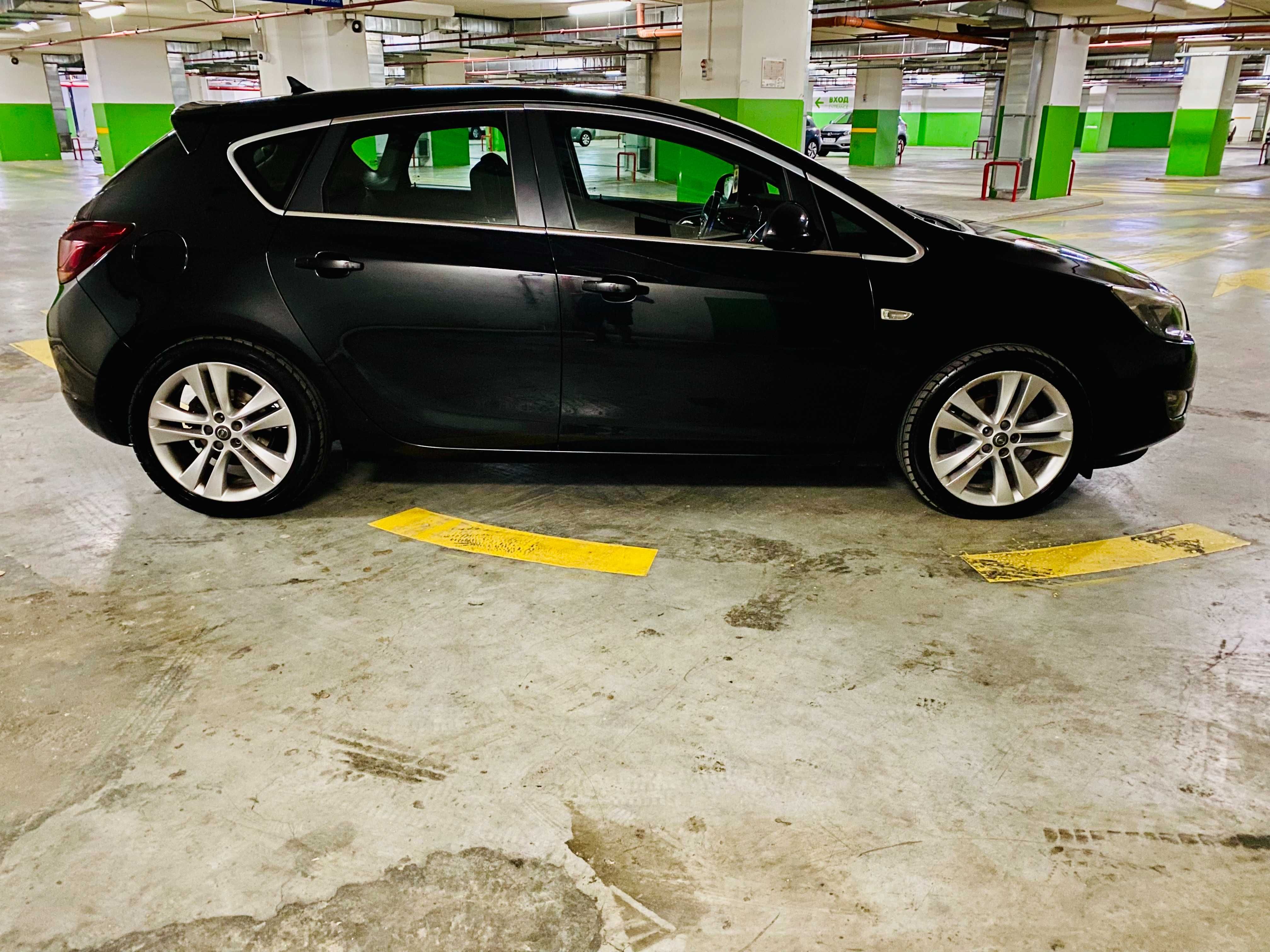 Opel Astra 1.4i Turbo VVT, 140кс, 2011, Обслужен