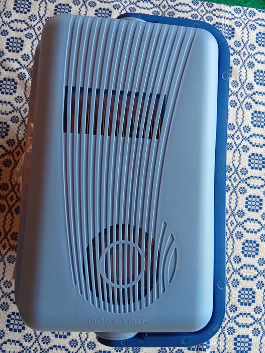 Електрическа хладилна кутия  12V-230V ,21литра