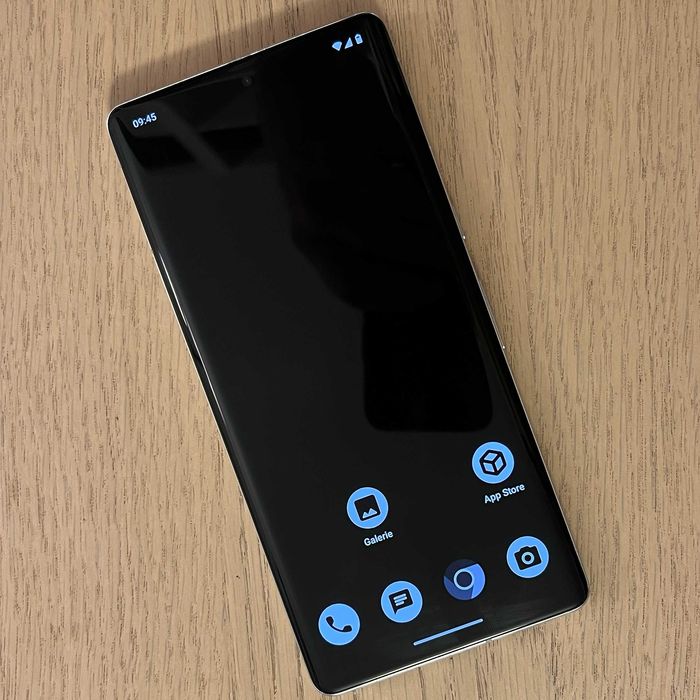 Vând telefon privat confidențial