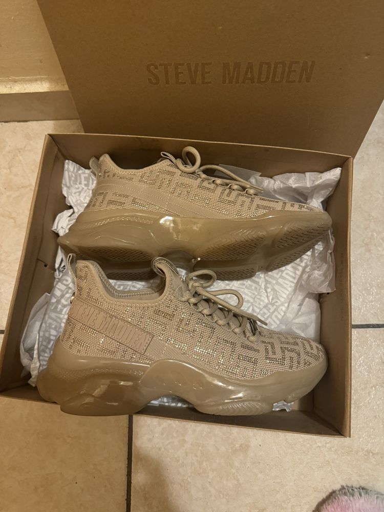 Adidasi Steve Madden