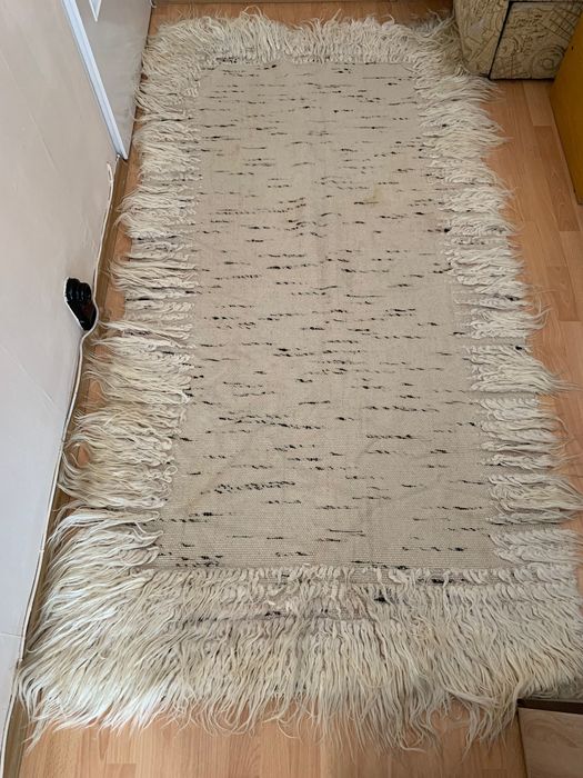 Ръчно тъкан старинен килим