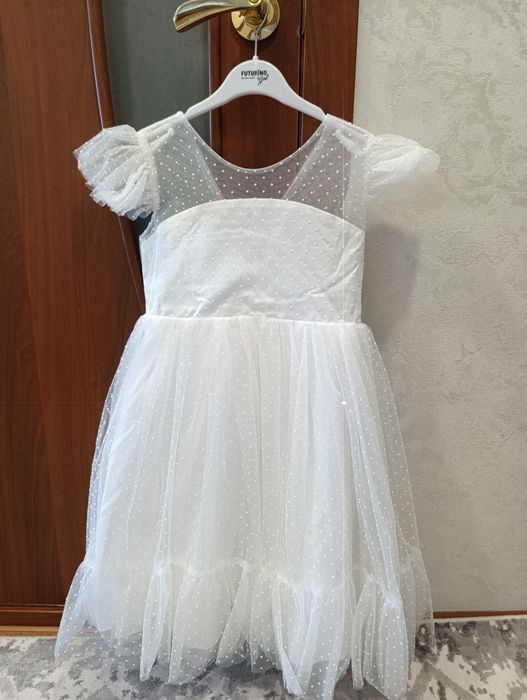 Продам новое платье.