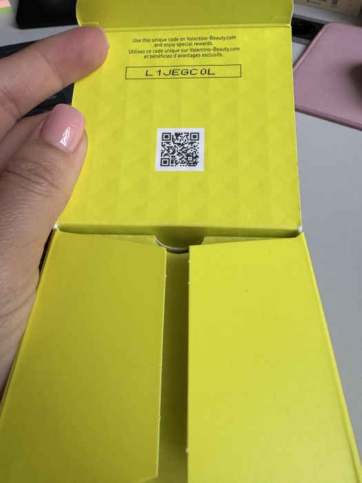 Vand parfum femei nou Valentino original