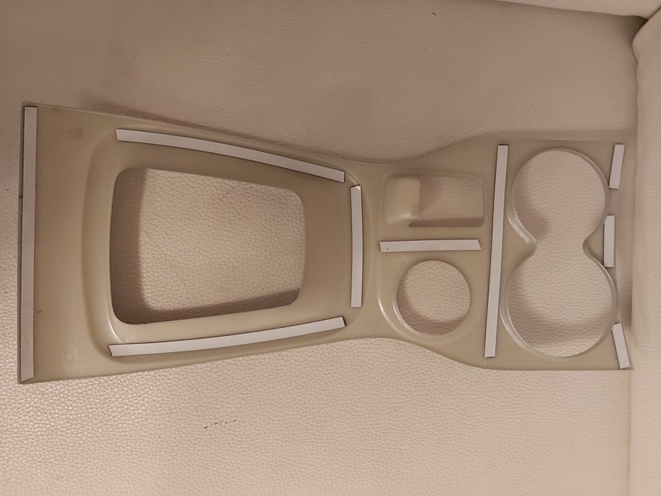 Renault Kadjar - ornament consola centrala