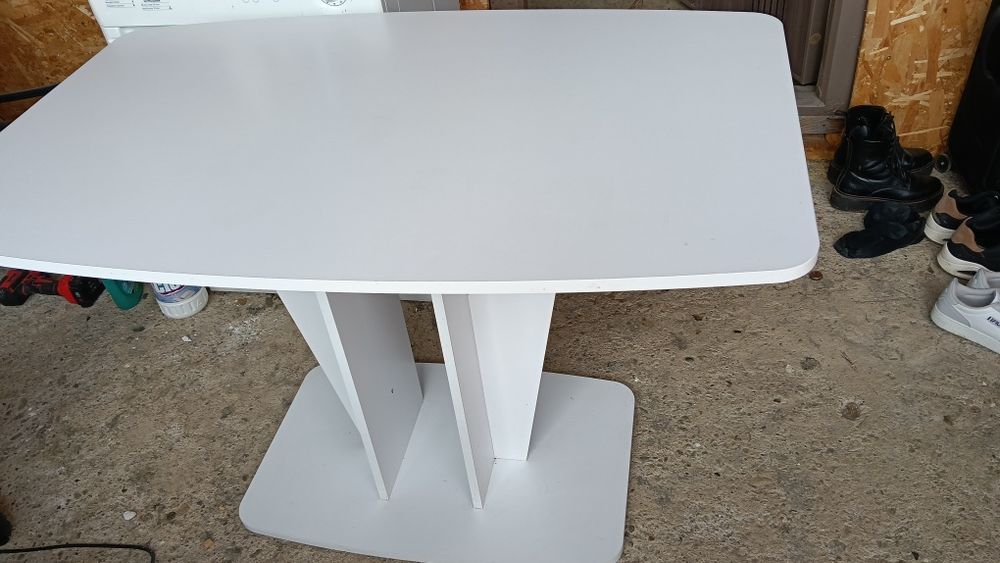 Vând masă de bucătărie 350 de lei