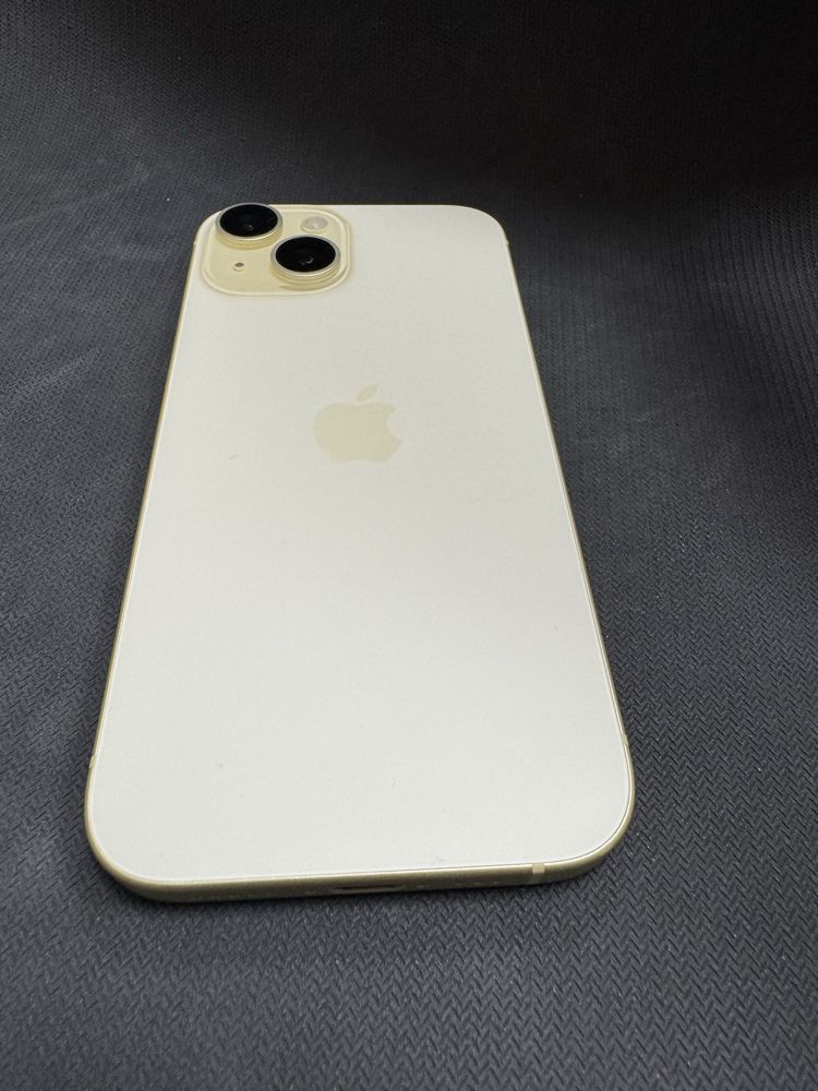 iPhone 15 128gb - заключен с iCloud, в отличен външен вид