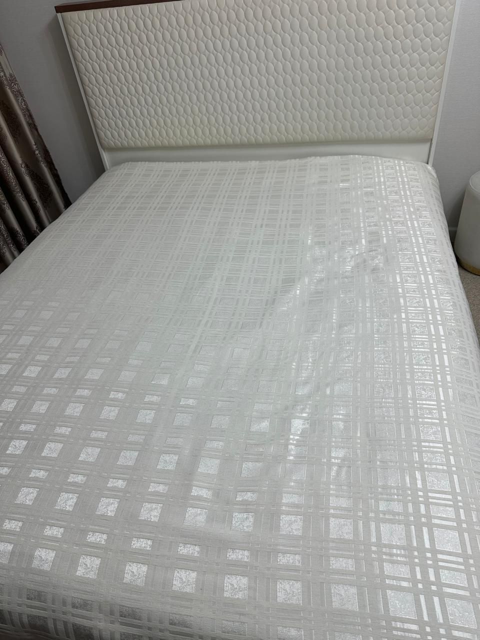 Продается кровать с матрасом