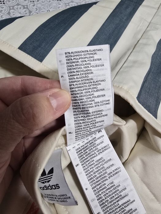 Vesta dama cu 2 fete Adidas Originals editie 2025