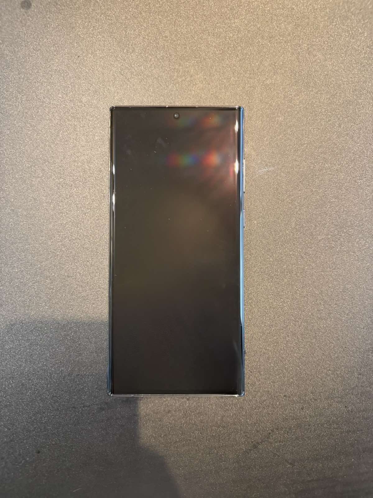 Продавам Samsung s22 Ultra
