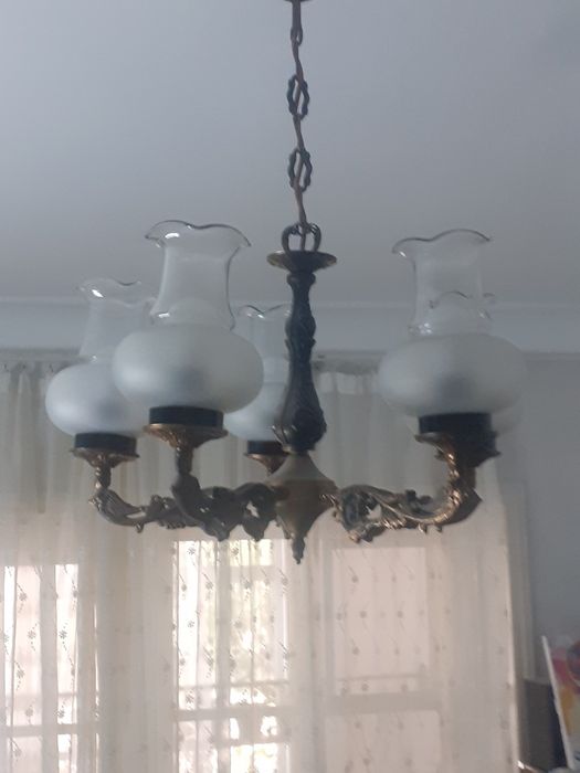 Люстра пятирожковая