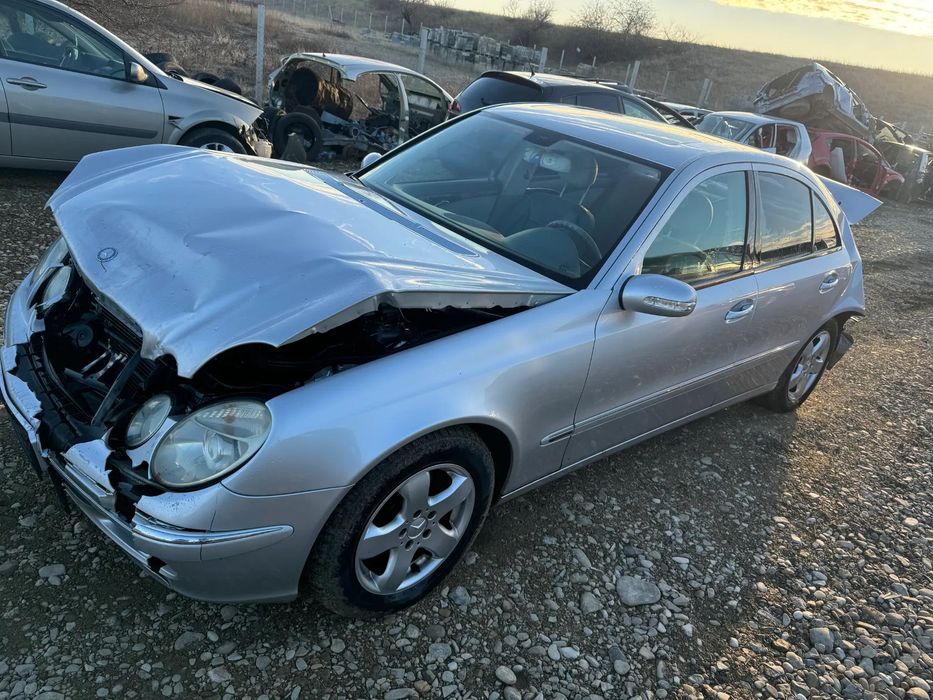 Dezmembram  Mercedes E220 W211 an 2005 2.2d automat