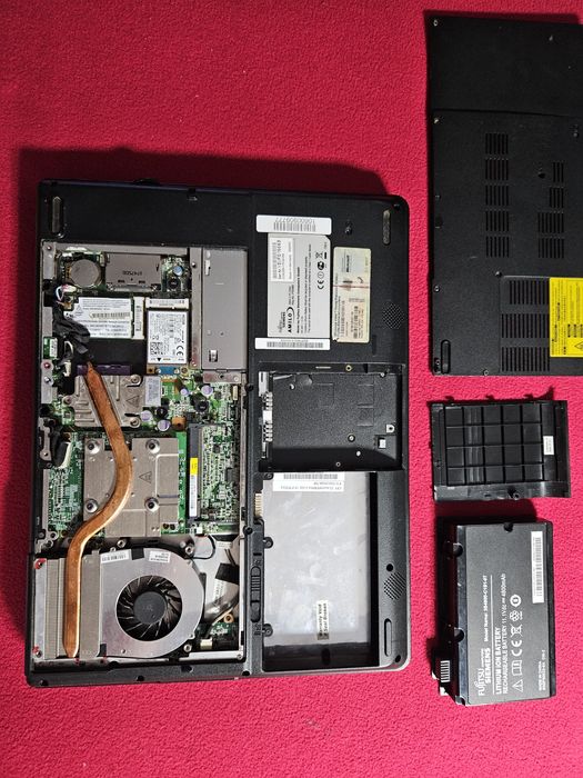 Fujitsu Siemens Amilo Pi2550