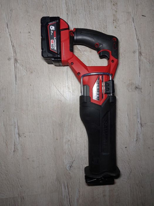 Fierastrau Sabie milwaukee m18 fsz