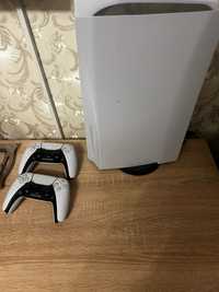 PlayStation 5 cu 2 controlere in garantie +jocuri