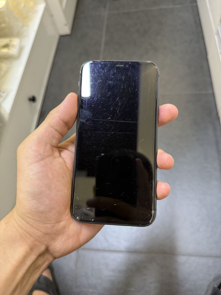 Продам iphone 11