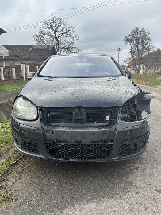 Golf 5 pentru piese sau reparat