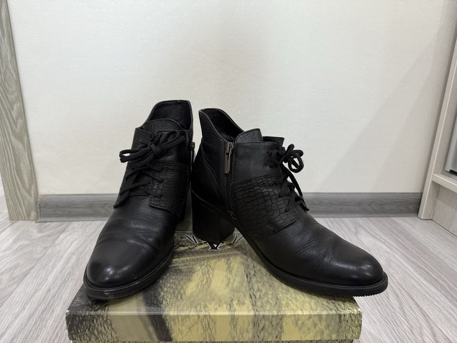 Женская обувь.