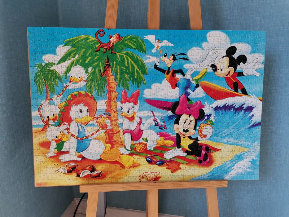 Пъзели, наредени и залепени