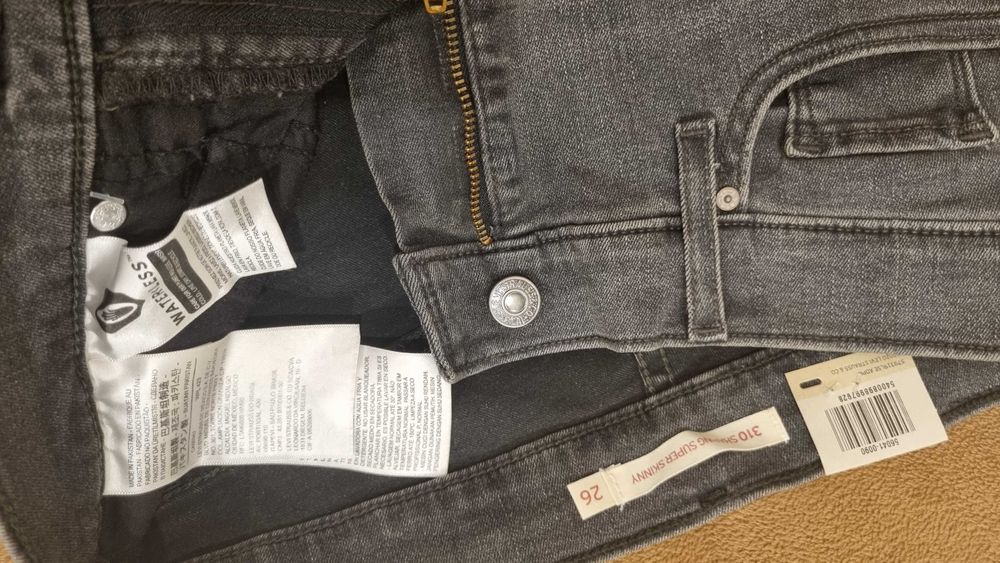 Дамски дънки Levi's и Tommy Hilfiger