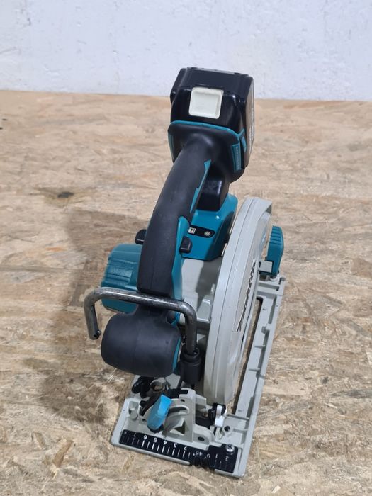 Circular pentru lemn Makita DHS680