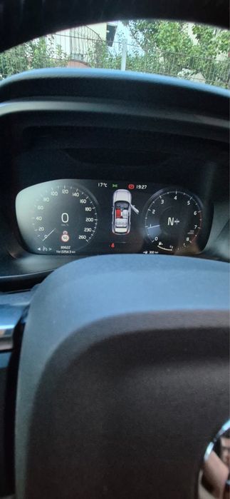 Volvo Xc 40 T2 Momentum Core 2 WD