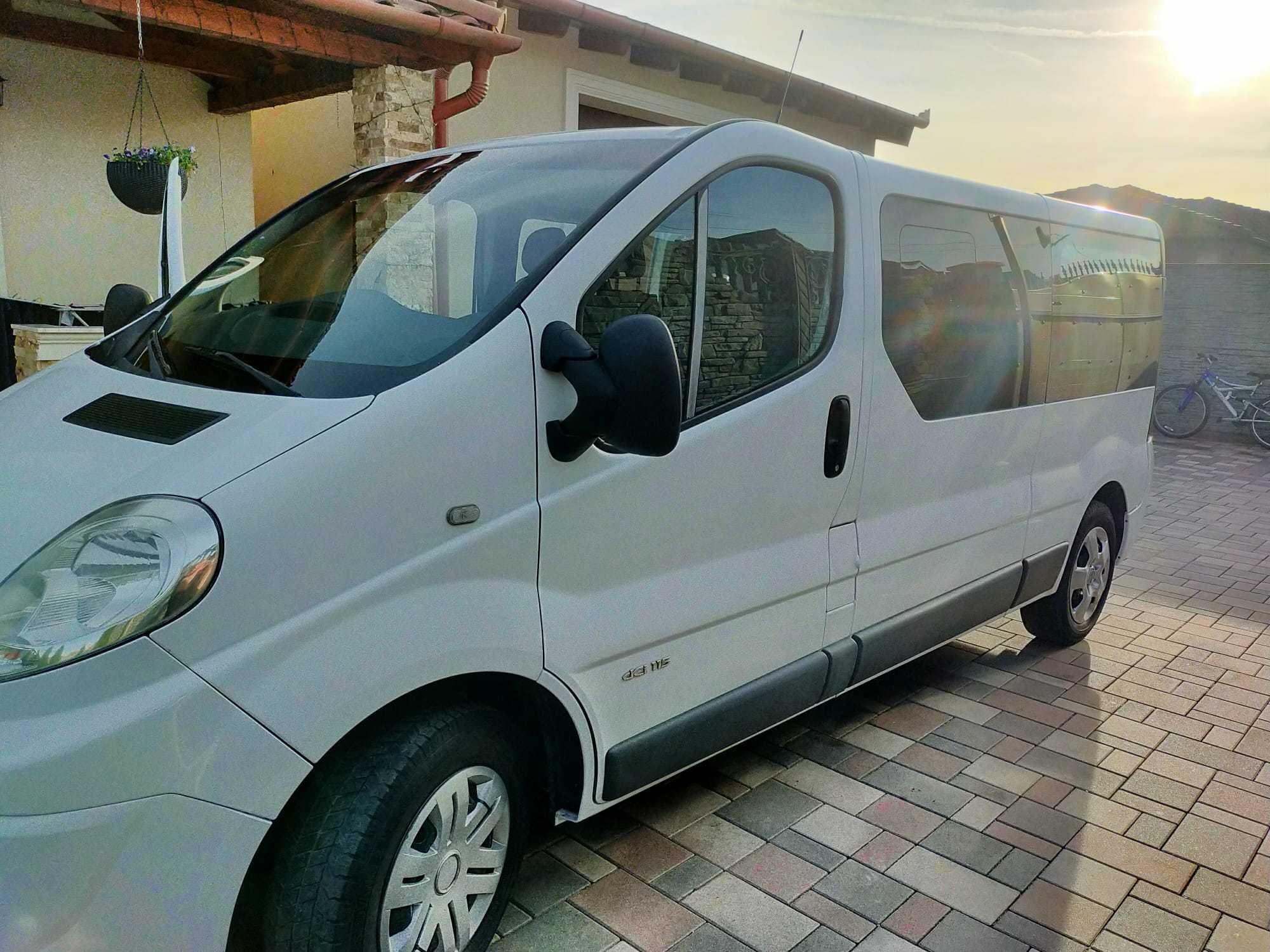 Renault Trafic 8+1