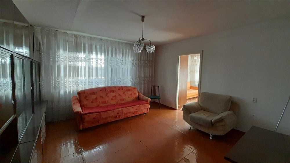 Продам 4 комн квартиру на 7 мкр  на 4/9 эт