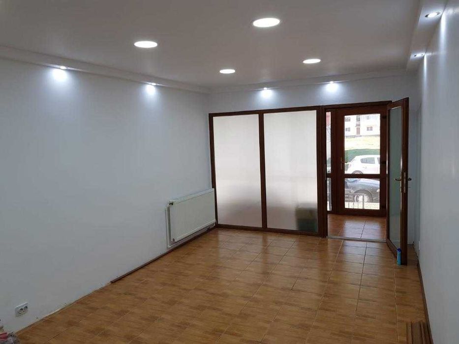 De vanzare spatiu comercial - birouri - strada Traian - Vaslui