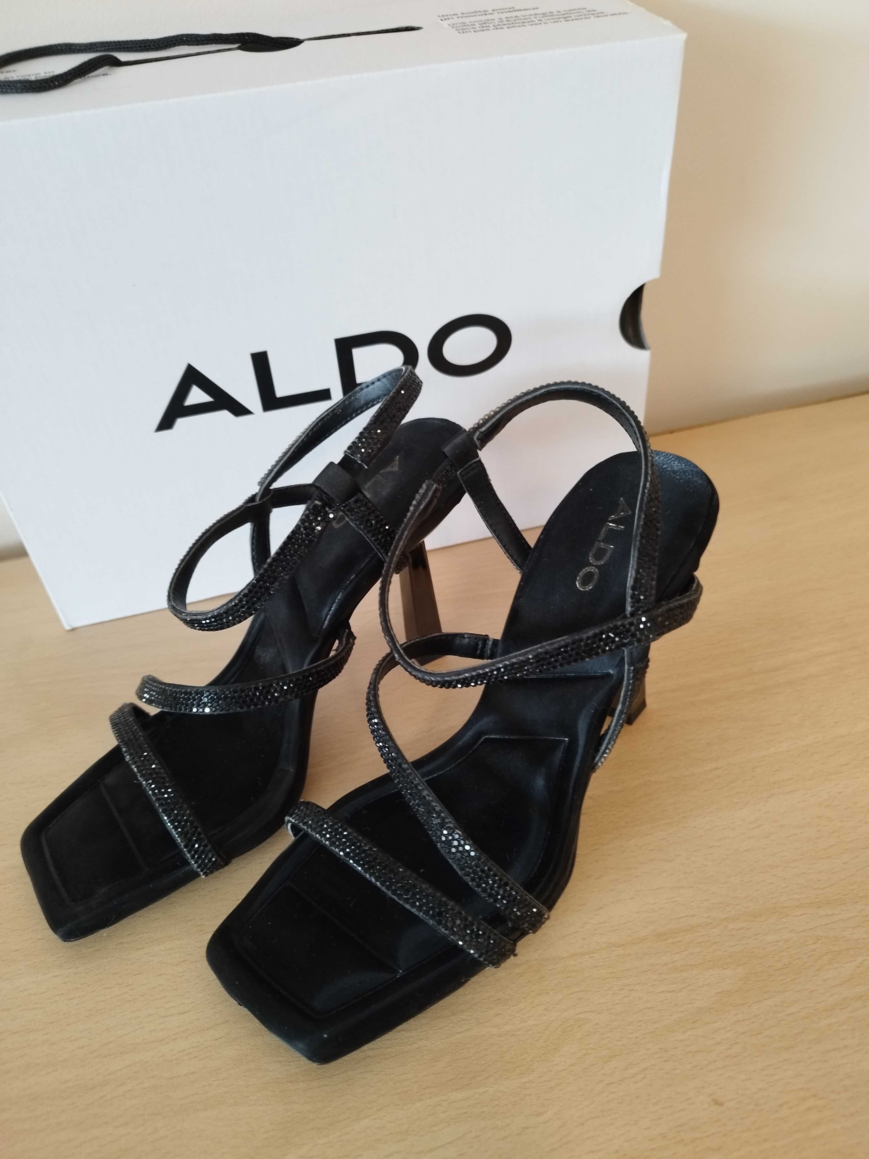 Високи сандали Aldo