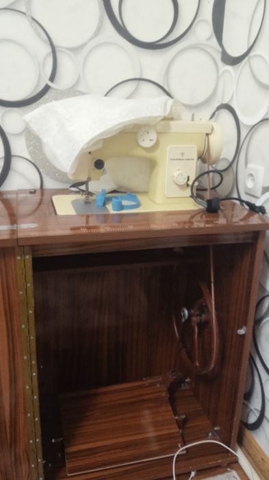 Tikish moshina sotiladi