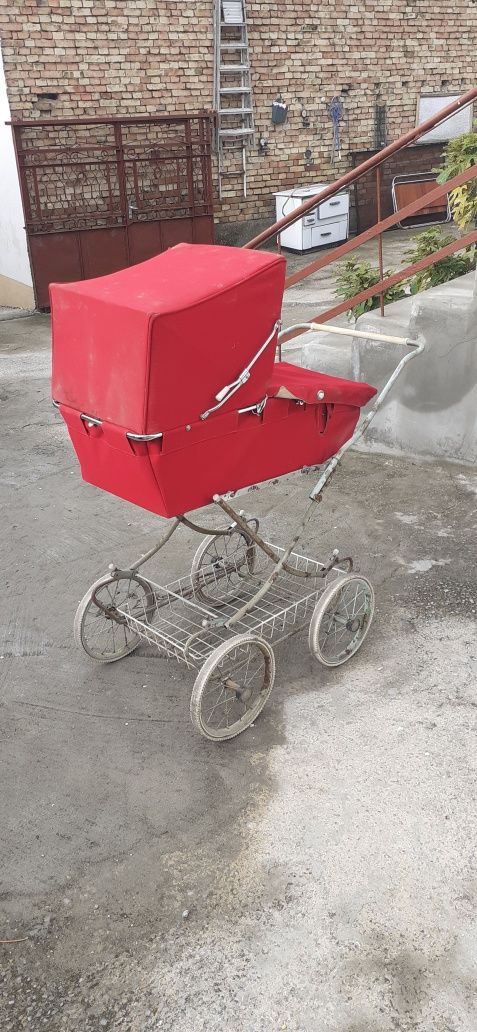 Детска количка ретро чисто нова