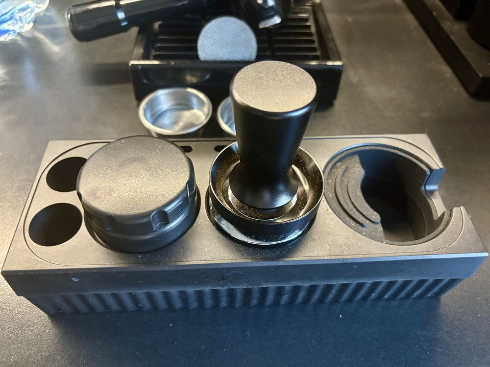 DELONGHI ECP 31.21 ml, 15.00 bar, ЧЕРНА