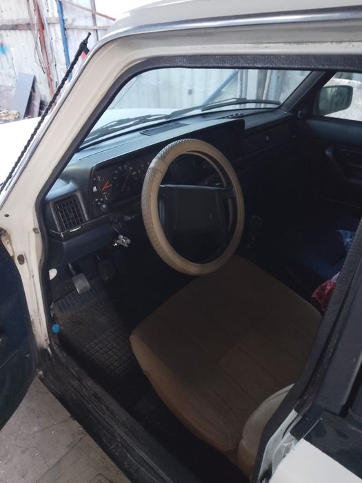 Vând urgent Volvo 240 de epoca
