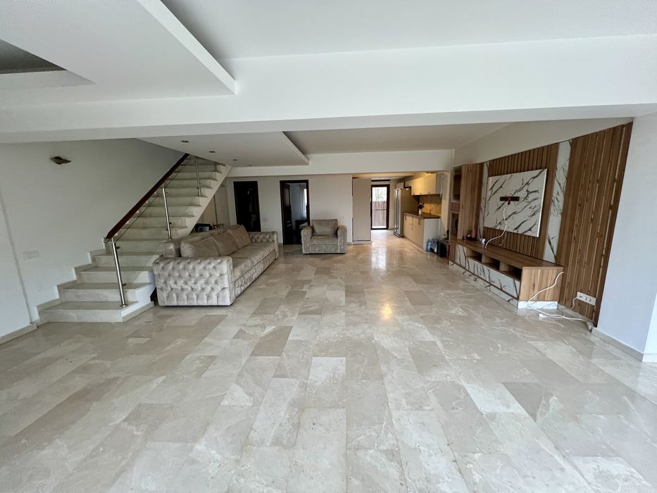 Vilã tip Duplex în zona Aviației