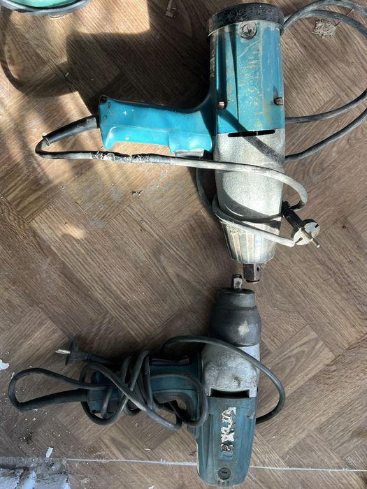Makita Masina de insurubat cu impact 620 W 6906