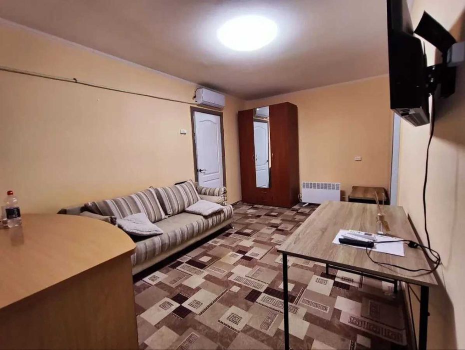 Двустаен имот в кв.Разсадника